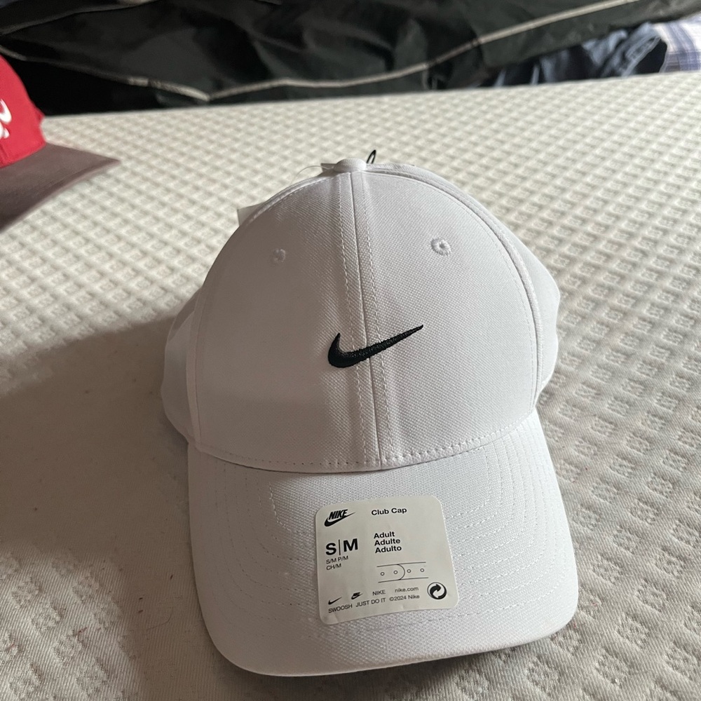 Nike White Unisex Cap with Black Accents